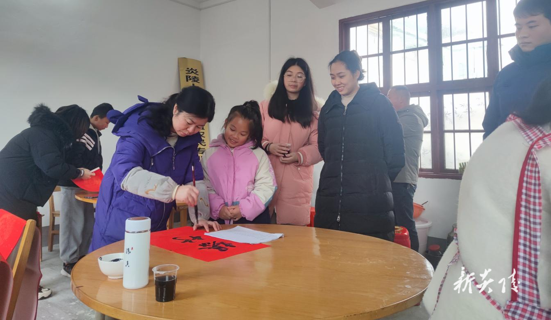 沔渡镇积极开展“迎新春，送春联” 新春送祝福活动