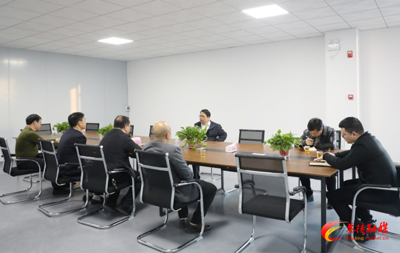 邓元连深入企业调研