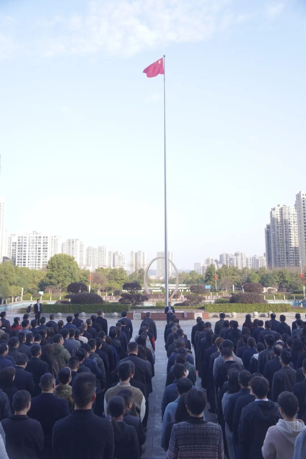 新春首个工作日：株洲高新区（天元区）举行升国旗仪式