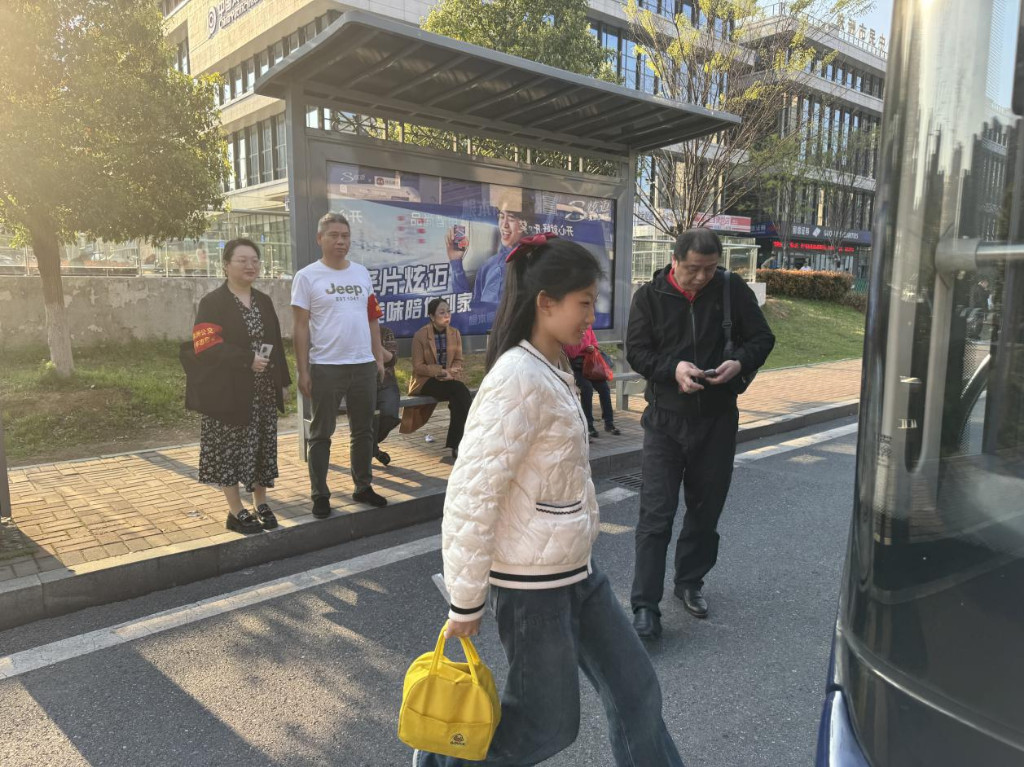 株洲市交通运输局开展 “学雷锋精神 护文明新风”志愿服务活动