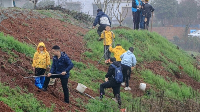村企共建“学习雷锋好榜样 志愿服务青年行”2024年义务植树活动