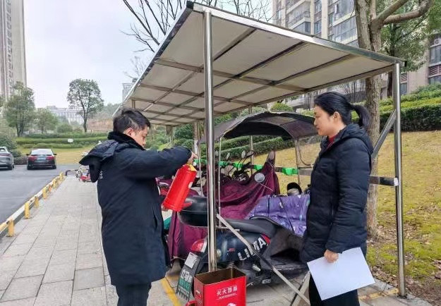 长庆街道开展电动自行车充电桩安全“体检”