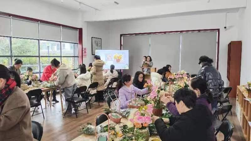 三八女神节插花、化妆培训，让女性更添自信与魅力！