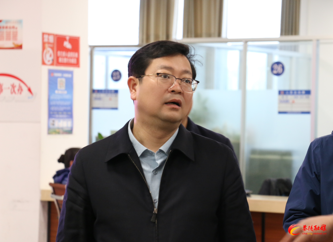 杨红兵开展2024年第一季度深化“一把手走流程”解难题优服务活动