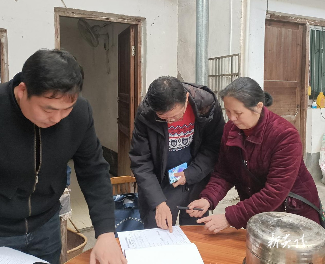 十都镇开展残疾人家庭无障碍改造入户摸底工作