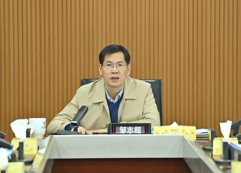 株洲经开区党工委召开会议