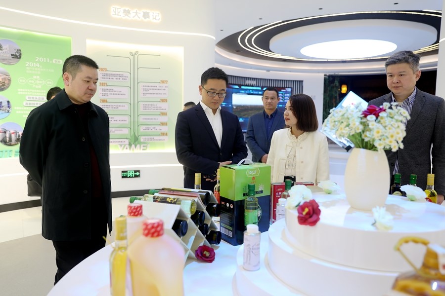 市委常委、副市长刘亚亮深入攸县园区企业调研并检查安全生产和环保工作
