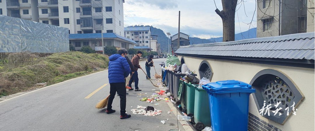船形乡：弘扬雷锋精神 践行垃圾清扫