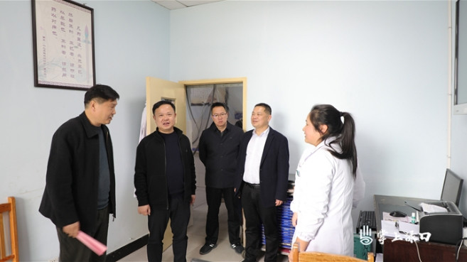 李晓彤调研全区医共体改革工作