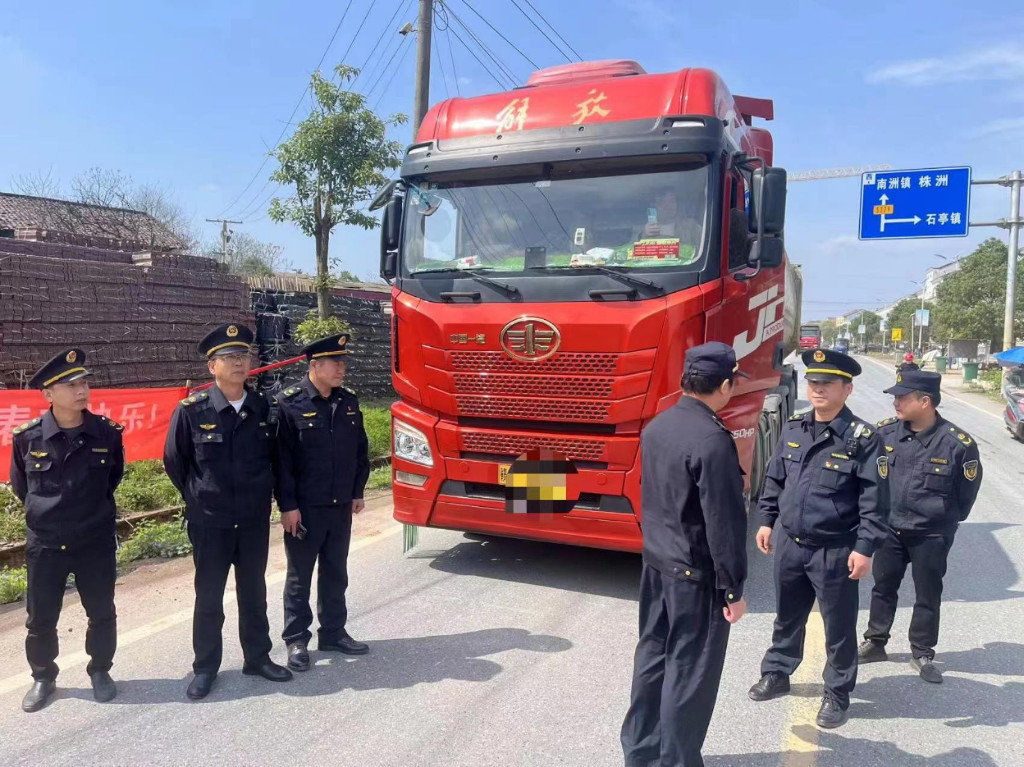 株洲跨区域联合执法治理超限超载
