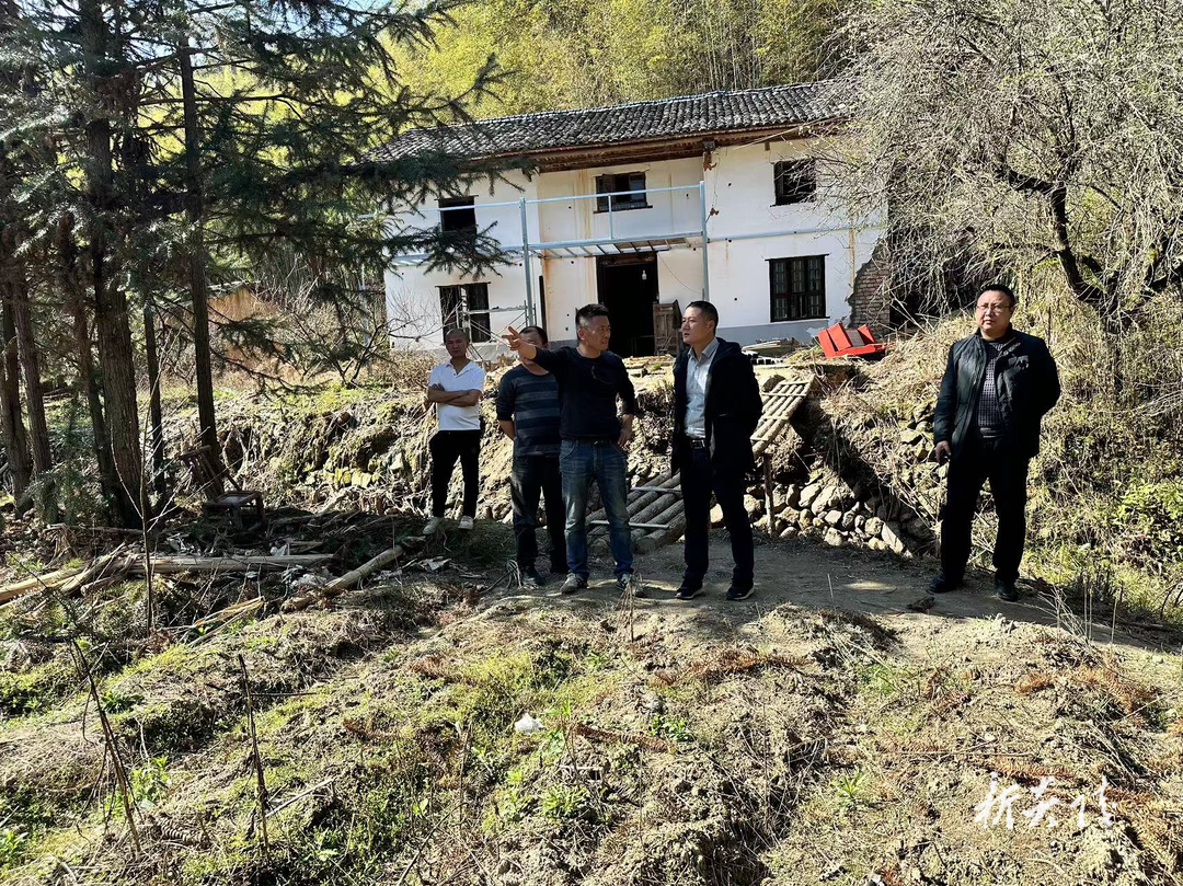 十都镇:深入企业调研 解决发展问题