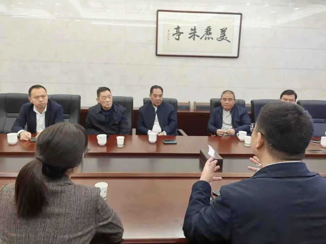 朱亭镇召开乡贤回乡大会筹备座谈会