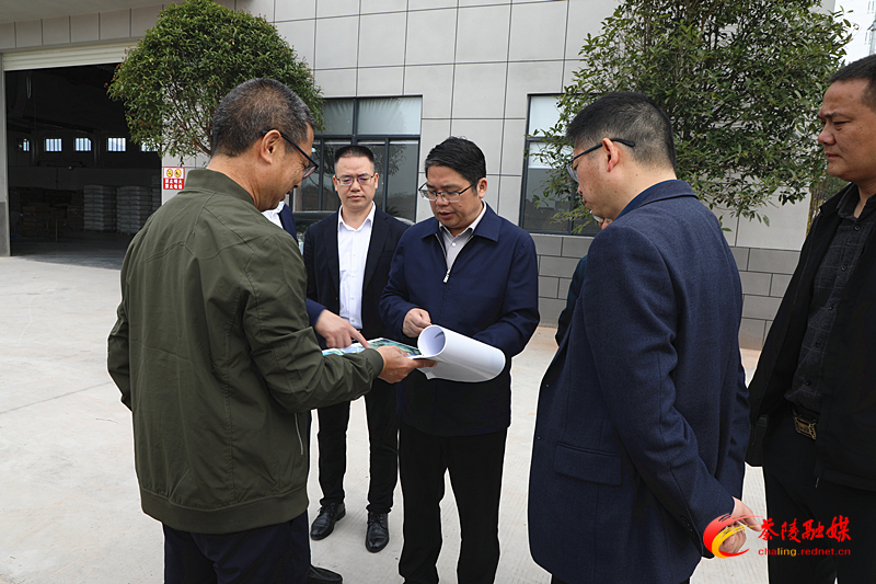 邓元连：当好项目“服务员” 探索产业培塑新模式