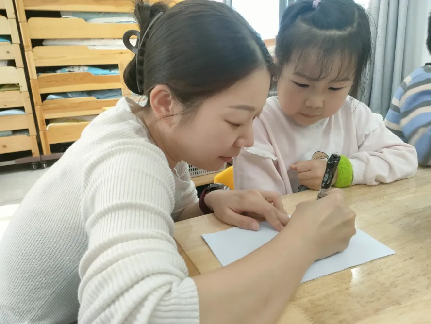 石峰一幼孩子出诗集啦！为你写诗、为你做不可能的事