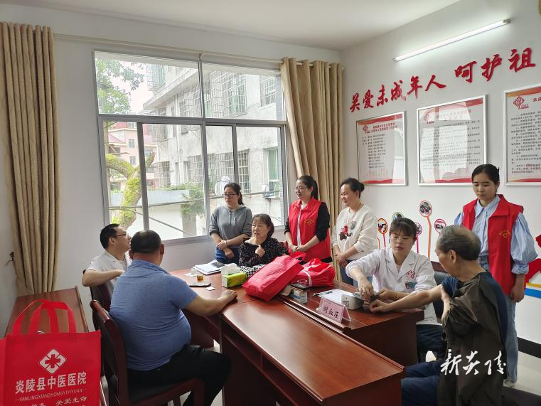 霞阳镇开展“传承中医文化，传递健康生活方式”义诊活动