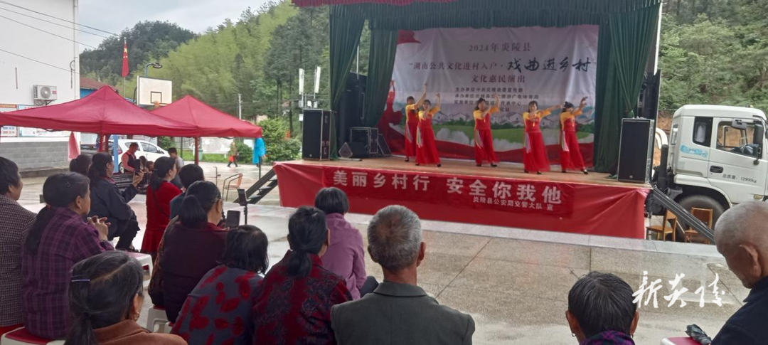 垄溪乡：送戏下乡情暖百姓 双向奔赴风雨无阻