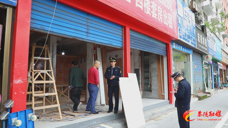 茶陵县城管局全力开展专项整治行动 让城市有“颜”有“序”