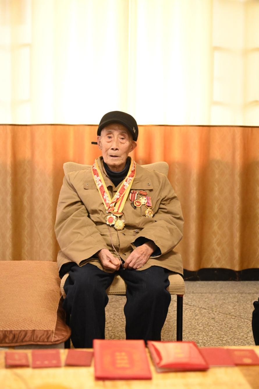 株洲：看望慰问百岁老兵黄国熙