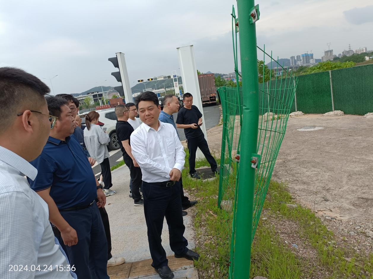石慧彬深入调研生态环境问题，现场部署促整改