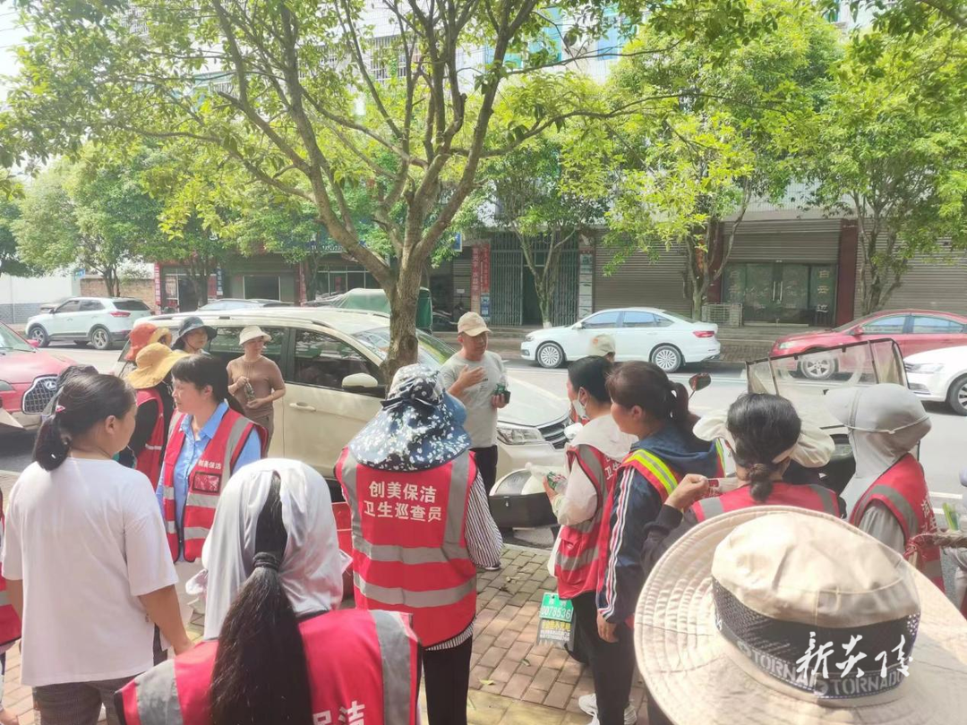 县环卫中心：树立先进典型 发挥榜样力量