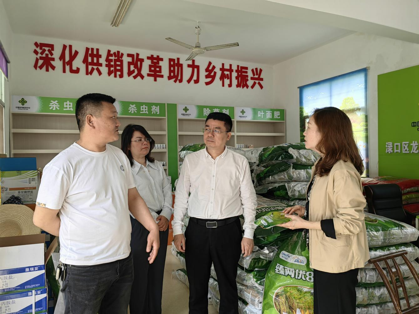 彭小中一行到醴陵市、渌口区调研督导农村“三社合一”综合改革试点工作