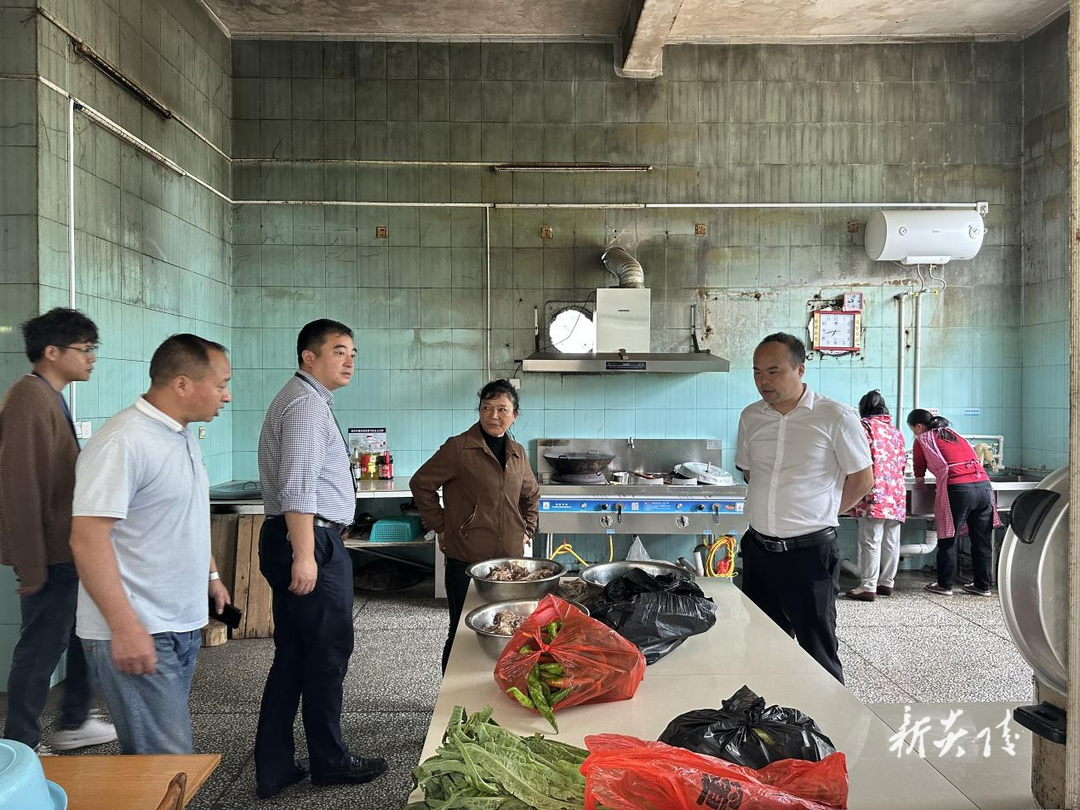 沔渡镇开展食品安全检查 守护“舌尖上的安全”