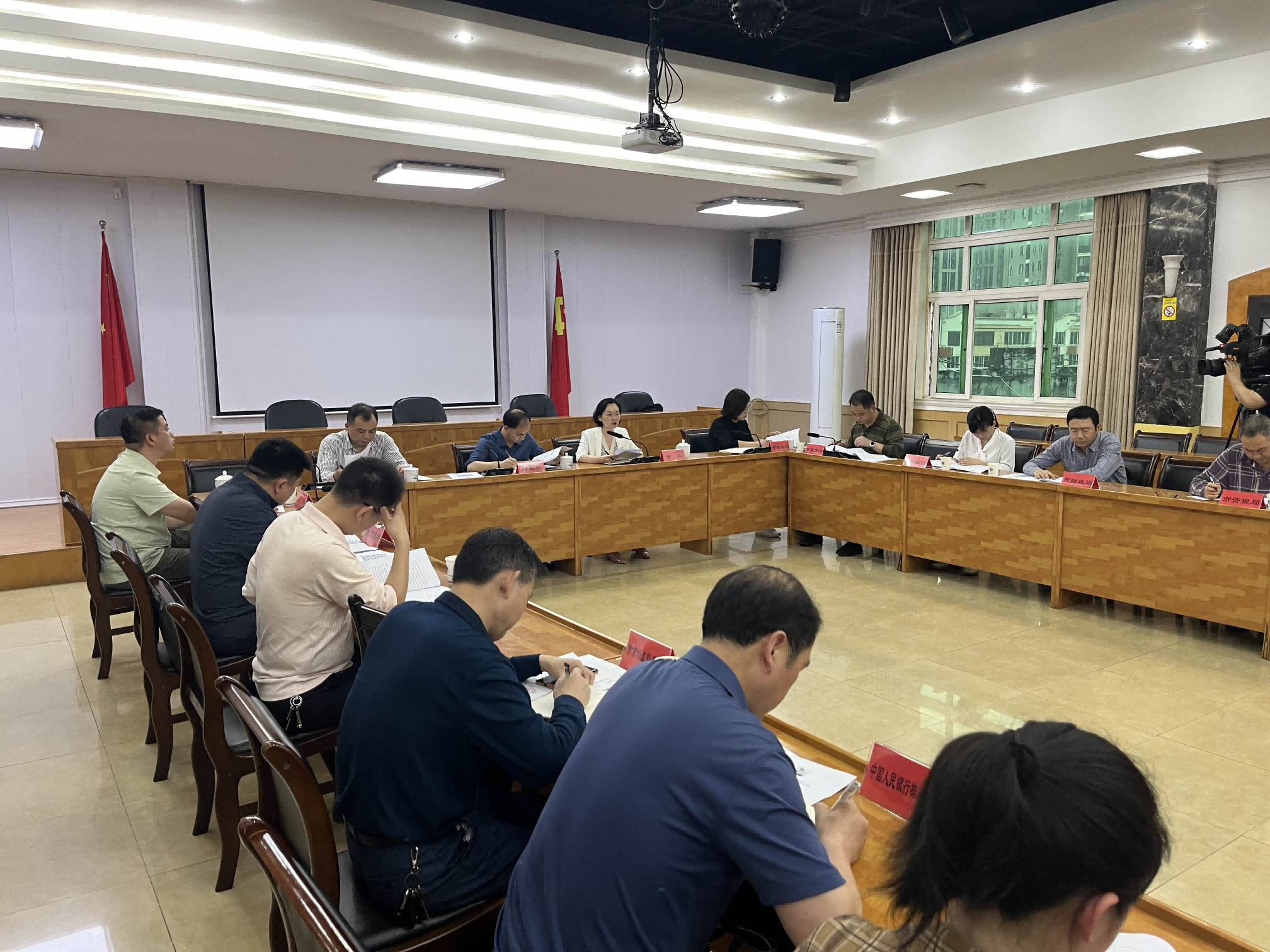 市政府主持召开株洲市推进大规模设备更新和消费品以旧换新工作专班第一次会议