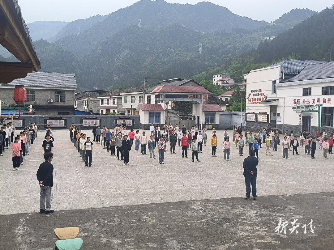 中村瑶族乡：应急演练活动46秒全员安全撤离