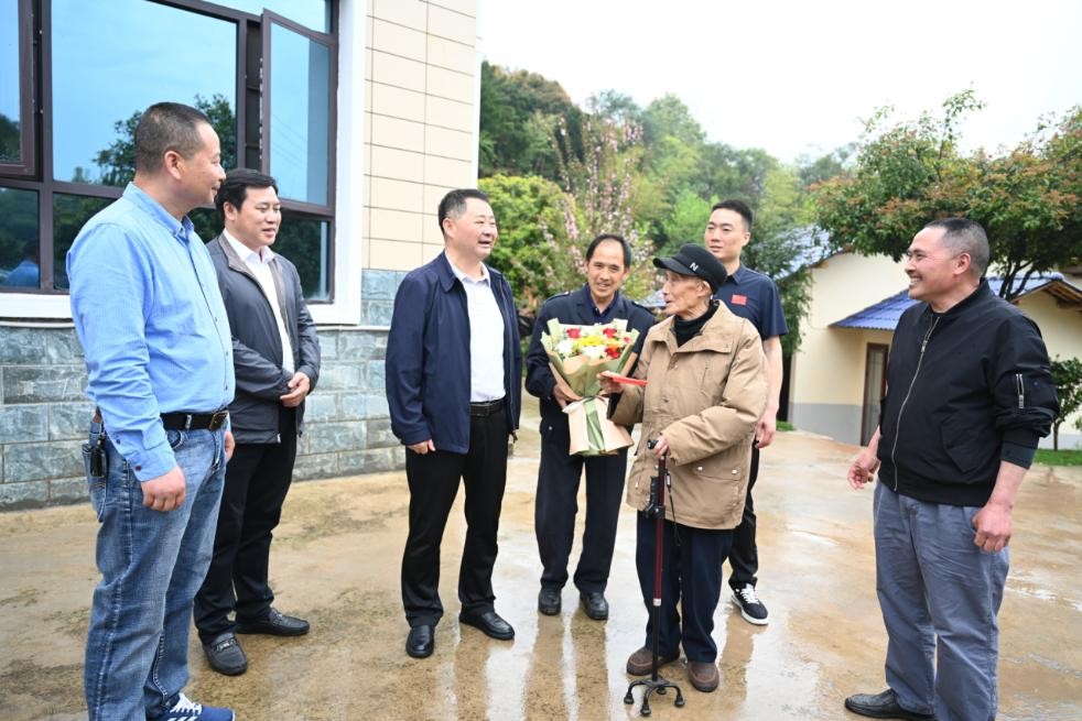 株洲：看望慰问百岁老兵黄国熙