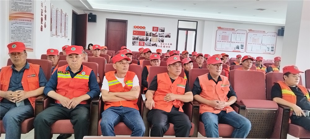 石峰区林业局组织召开五一期间森林防火工作部署会