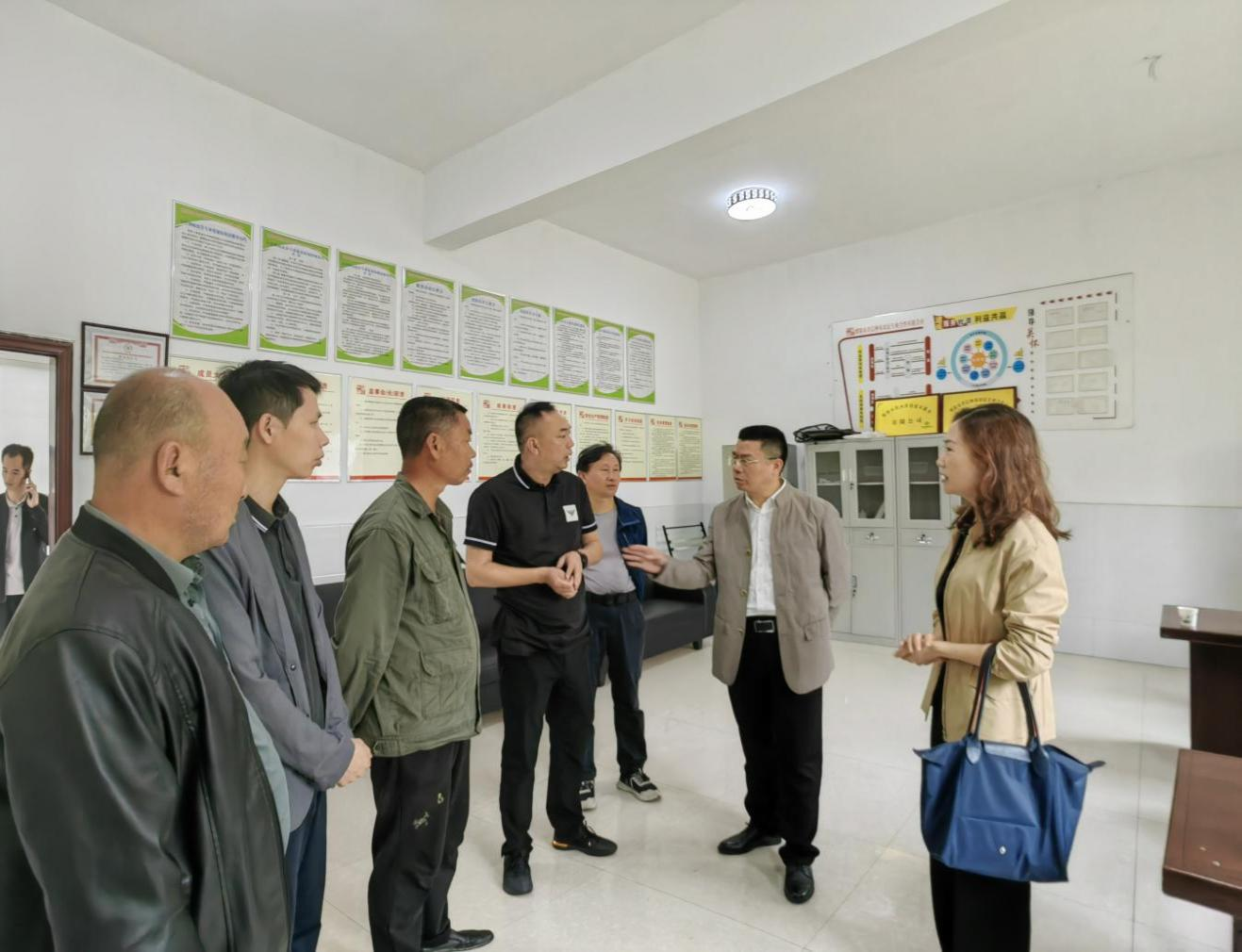 彭小中一行到醴陵市、渌口区调研督导农村“三社合一”综合改革试点工作