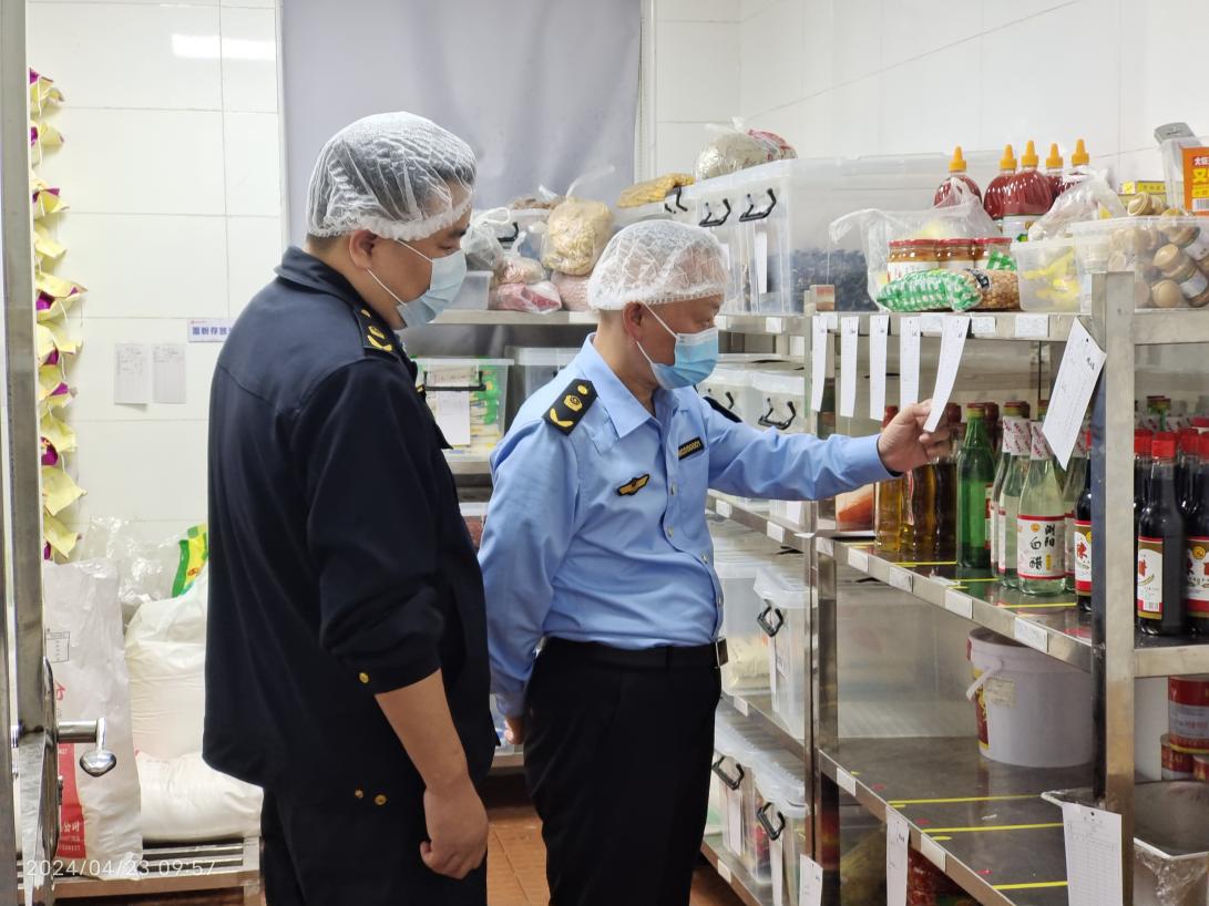 区市场监管局开展校园食品安全风险排查整治专项行动