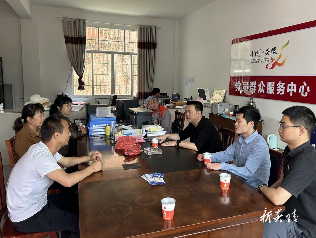 鹿原镇：走访人大代表 汇聚民情民意