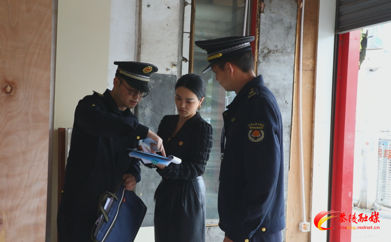 茶陵县城管局全力开展专项整治行动 让城市有“颜”有“序”