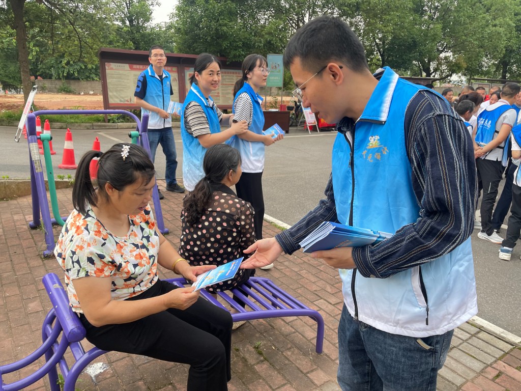 民法典进社区，普法宣传零距离