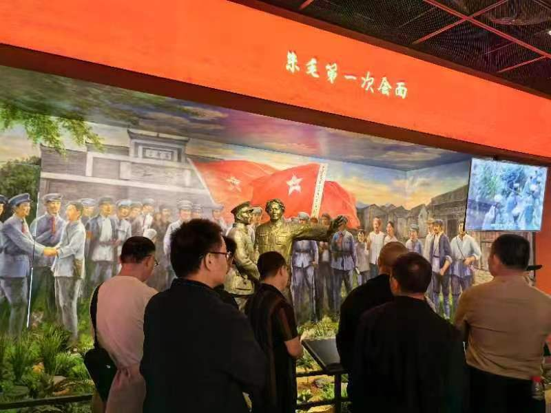 攸县畜牧水产事务中心组织 “重走红军路 传承红色基因” 主题党日活动