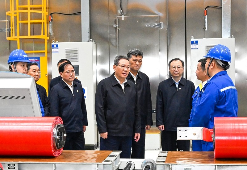 李强在新疆调研时强调：彰显特色优势 提高开放水平 在高质量发展中增进民生福祉促进长治久安