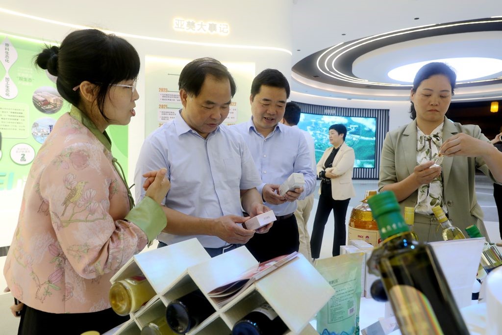 刘光跃来攸调研指导园区重点企业及人大代表联络站点建设情况