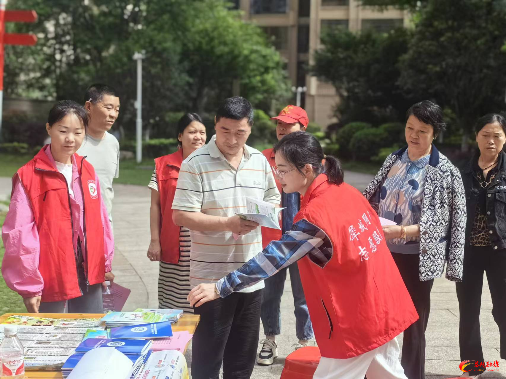 利民办事处开展未成年人保护工作宣传周活动