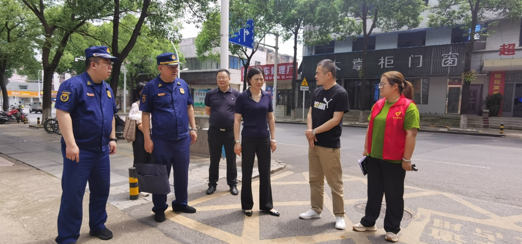 赖晓智督查电动车消防安全和地质灾害防治工作