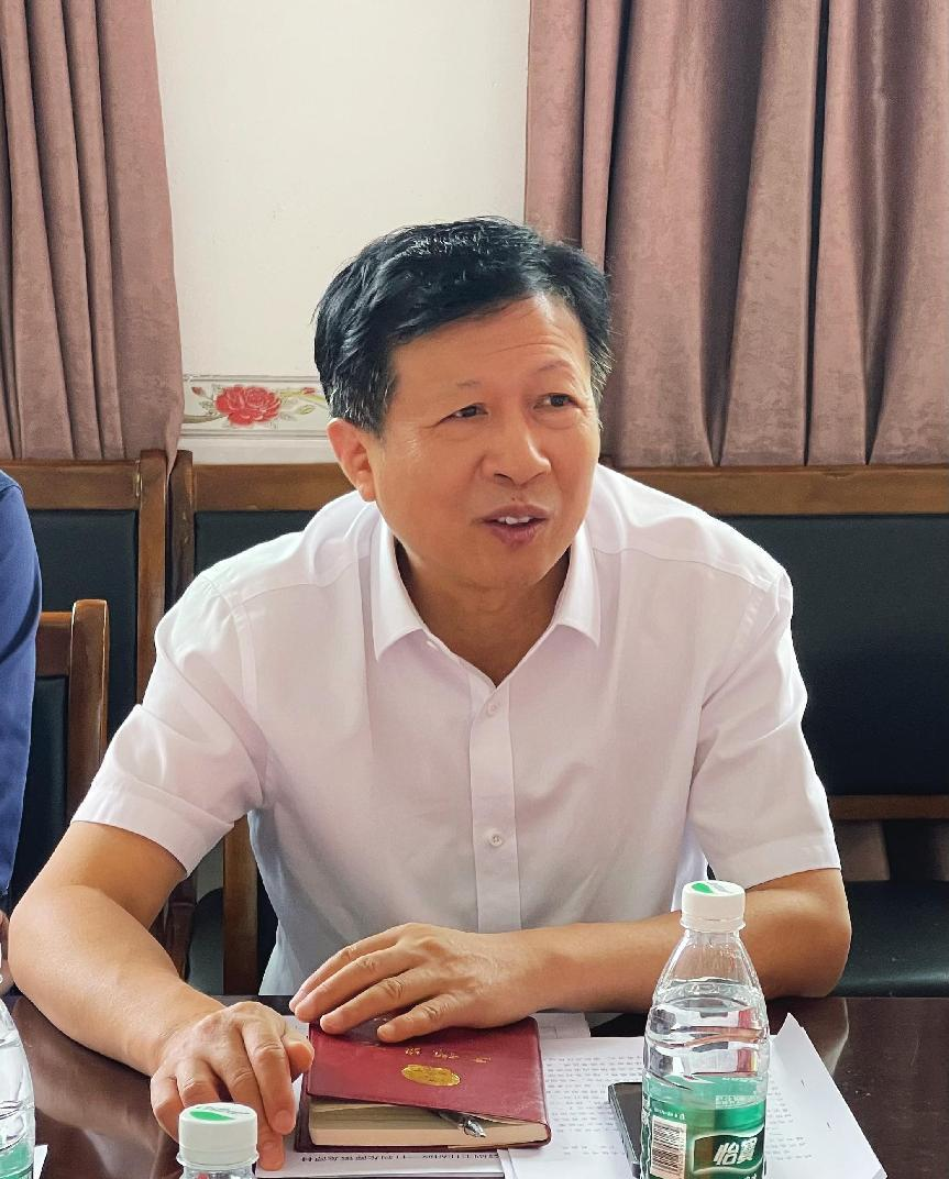 市人大常委会副主任胡波一行到龙潭村调研指导工作