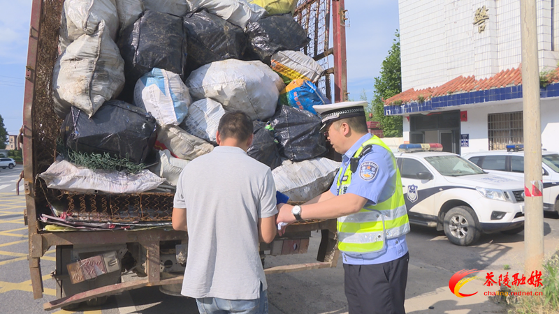 【护航犀城交警在线】茶陵交警开展交通违法整治行动