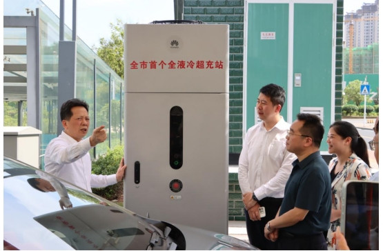唐恒忠调研我市新能源智能超充站建设