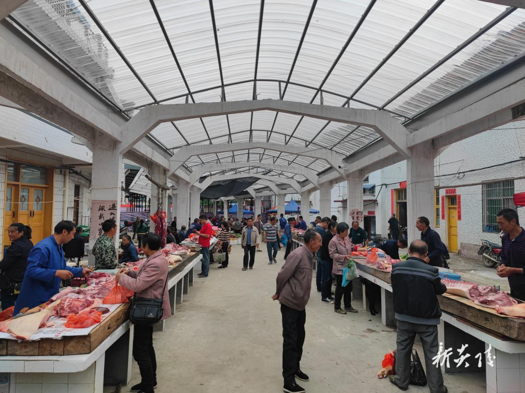 下村乡：顺利完成临时过渡农贸市场搬迁工作