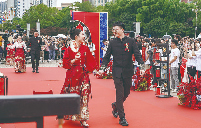 第三届株洲青年人才集体婚礼举行