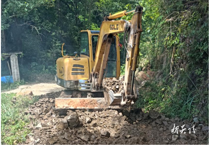霞阳镇：村民自筹资金 畅通“连心路”
