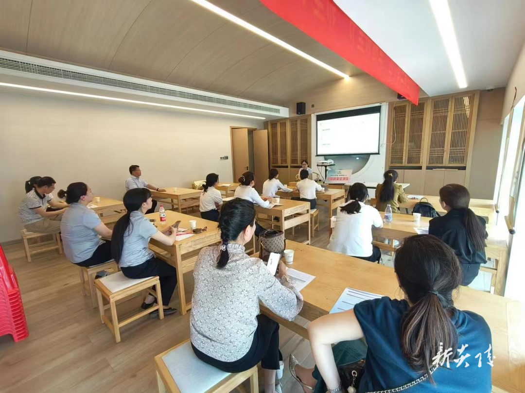 县住房公积金管理部开展公积金政策宣讲进企业活动