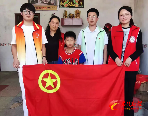 界首镇：未成年人保护宣传进家门