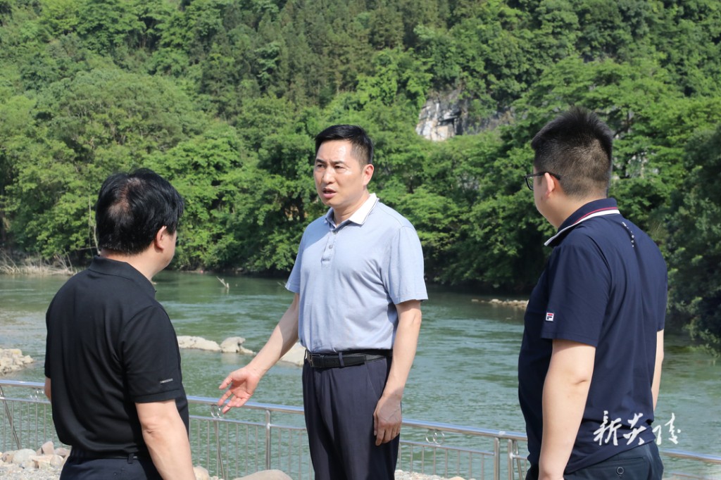 尹朝晖到鹿原镇督导生态环境保护工作