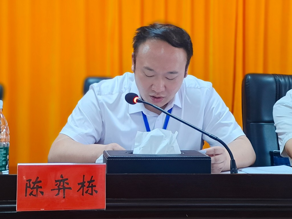 龙潭镇召开第二届人民代表大会第六次会议